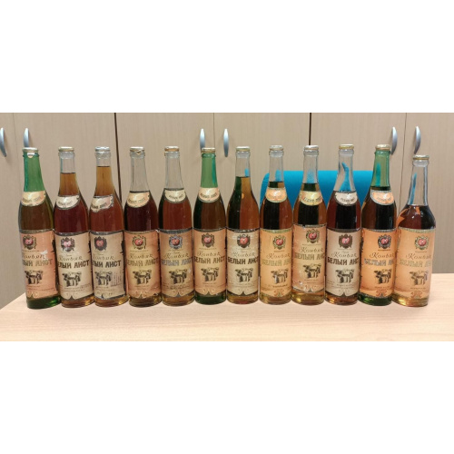 12 бутылок одним лотом.Молдавский коньяк Белый Аист.