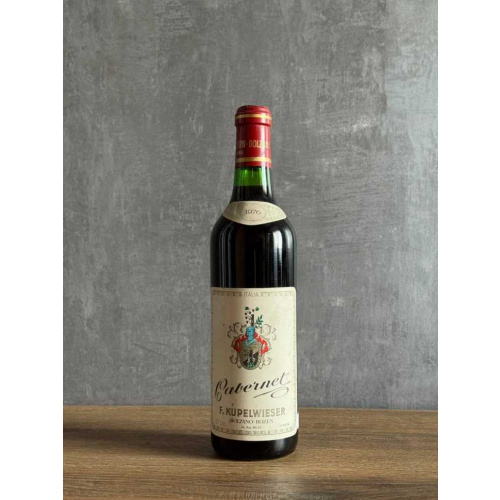 Вино F. Kupelwieser Cabernet 1976 года.