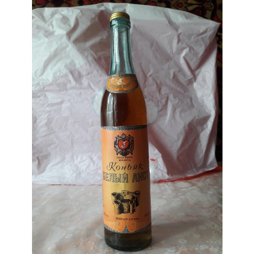 Коньяк Белый Аист