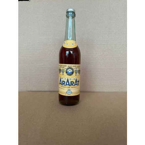 Армянский "Арарат 4 года" 1987 года. 0,5 л. СССР. Экспорт в ГДР.