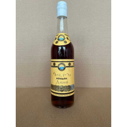 Армянский "Двин 10 лет" 1985 года. 0,5 л. СССР.