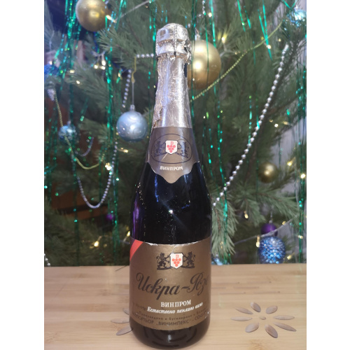 Естествено пенливо вино Искра-Розе, Болгария