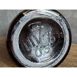 Украинский "4 звезды" 13.08.1975  года. 0,5 л. Одесский з-д. СССР. Редкий.