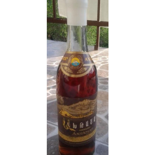 Коньяк Ахтамар 1980 года.