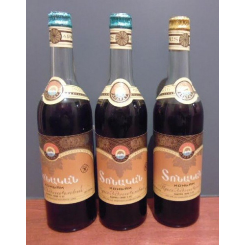 Коньяк &quot;Праздничный&quot; 1975 года.