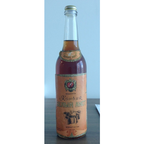 Коньяк &quot;БЕЛЫЙ АИСТ&quot;