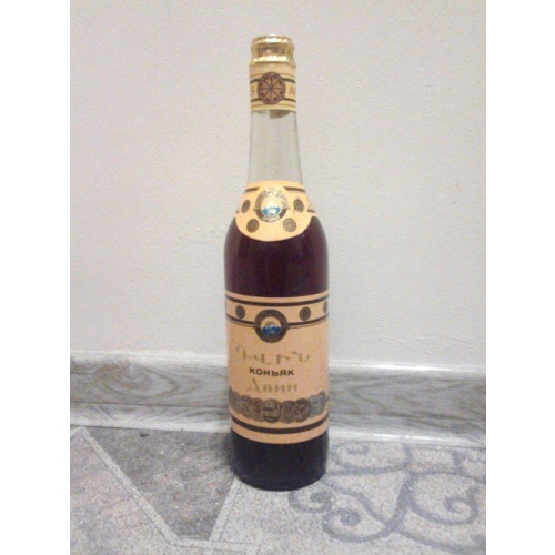 Коньяк Двин 1984 года.