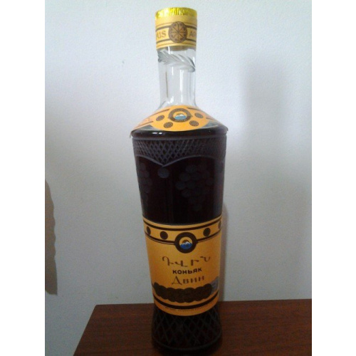 Коньяк "Двин" 1986 года.1,5л.