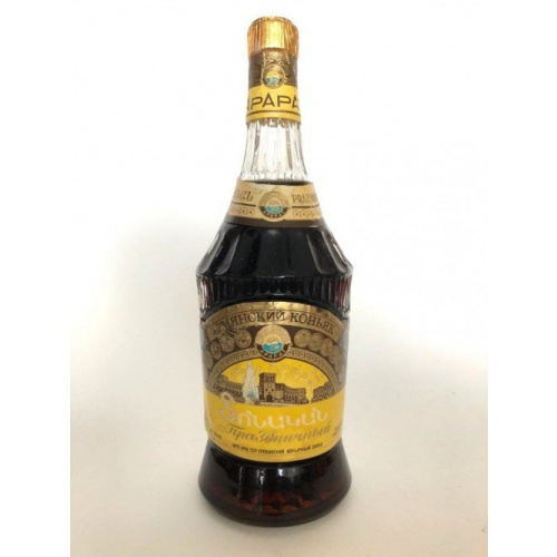Коньяк "Праздничный"80-е .Фигурная 0.75