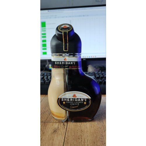 Винтажная закрытая бутылка Sheridan's 2013 г.